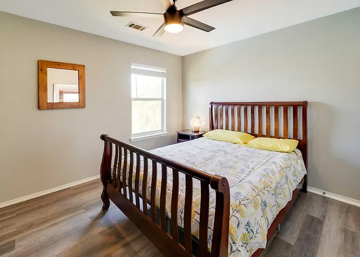 San Antonio Home With Hot Tub - 1 Mi To Seaworld